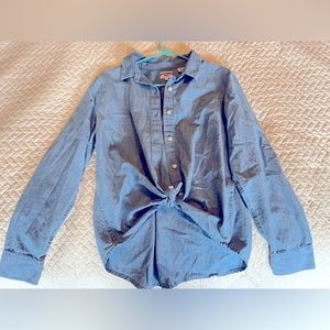 Levi’s Classic Fit Woman’s Denim Look - 100% Cotton Button Down - Size L